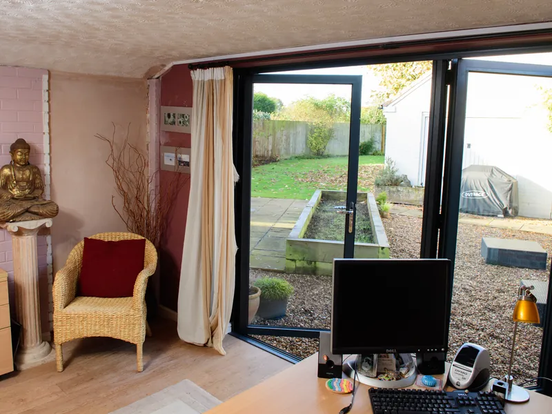 Bifold Swiss Cottage