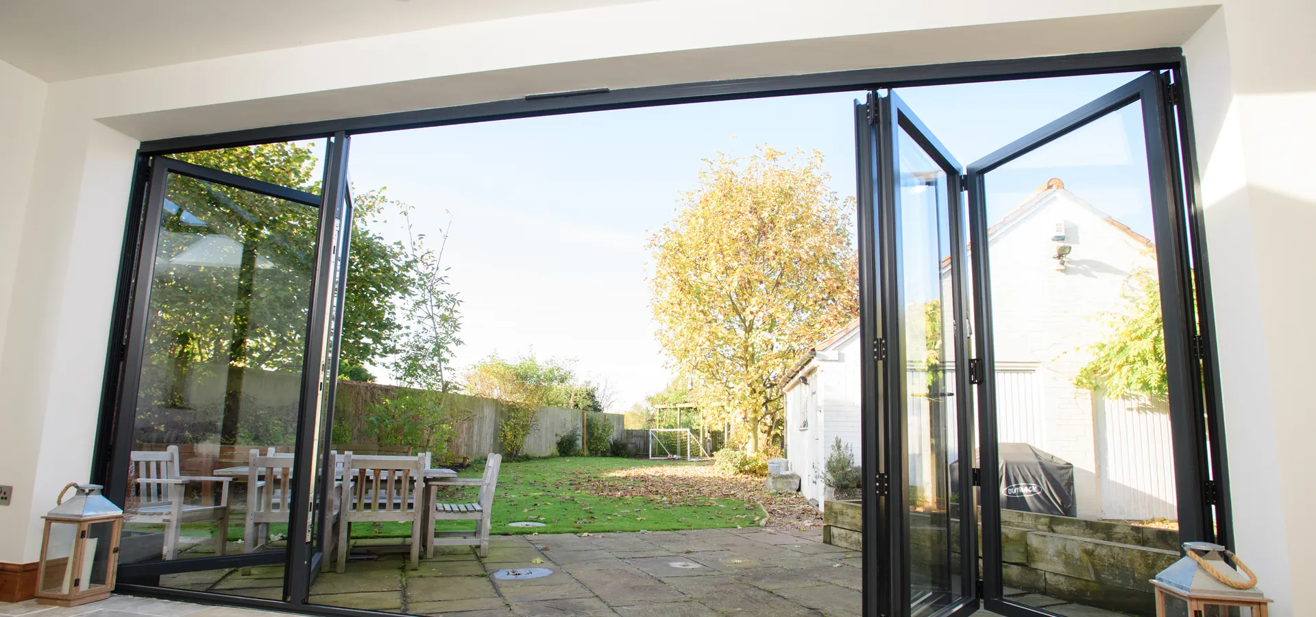 Bifold Swiss Cottage