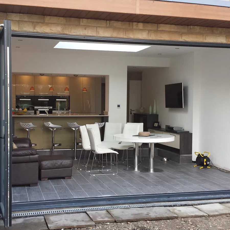 Bifold Swiss Cottage